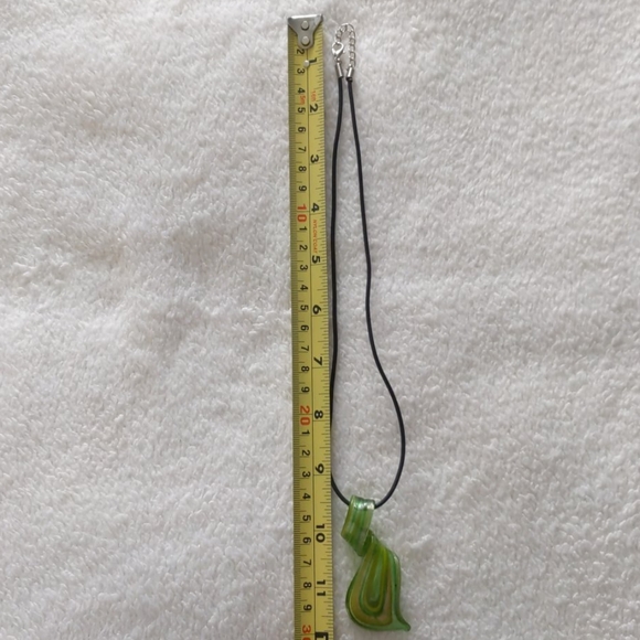 Handcrafted 💚Glass pendant necklace - Picture 4 of 5